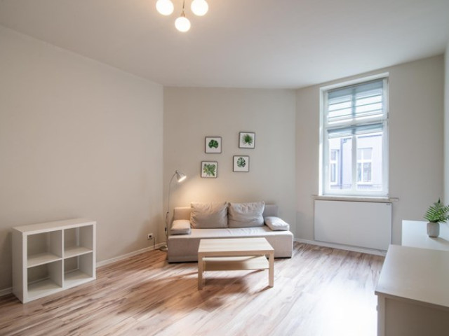2 pokoje 76 m2, antresola - Dworcowa24,Śródmieście