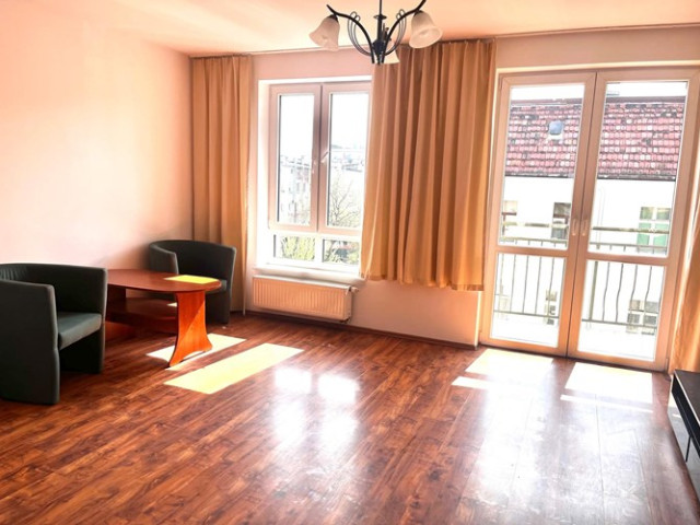 3 pokoje 63 m2, balkon, komórka - Jagiełły 20